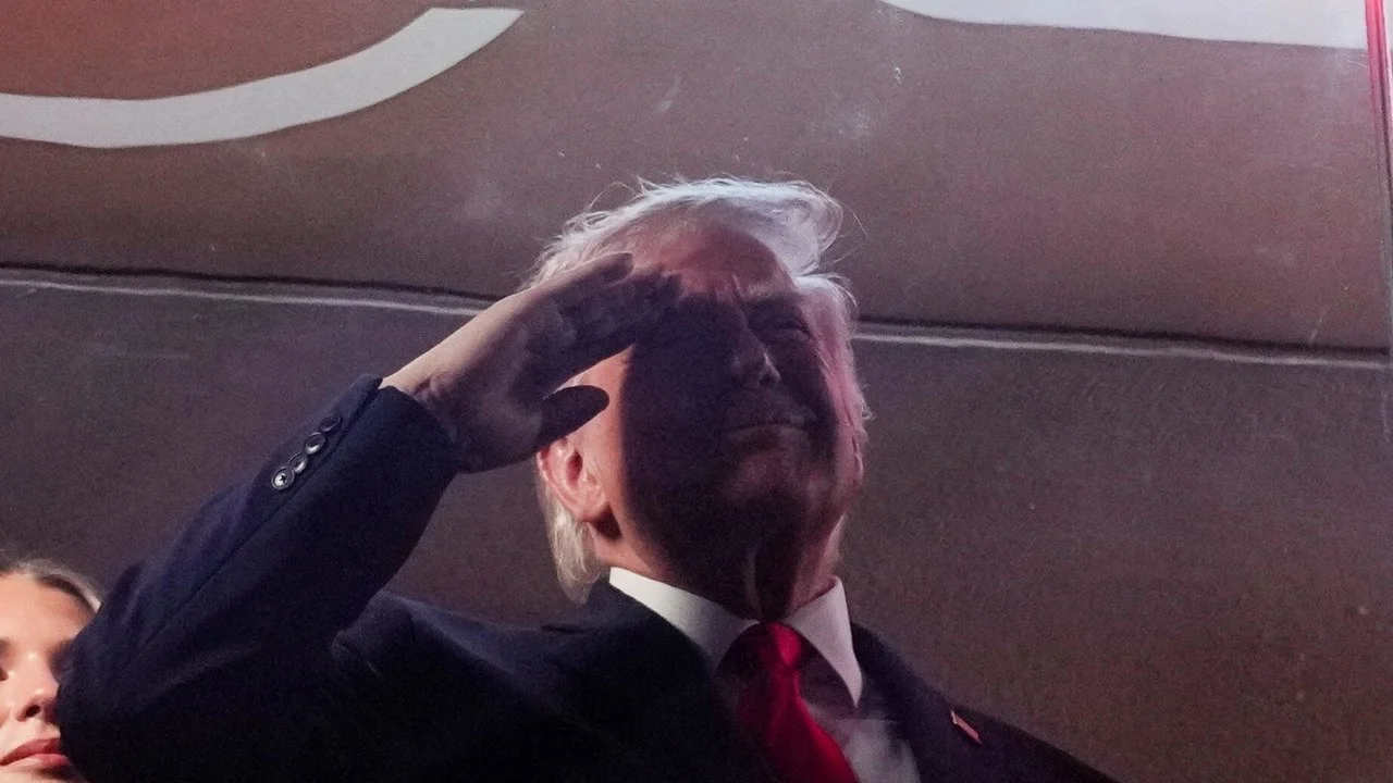 Trump亮相MSG引嘘声尼克斯总决赛阵容轮换与伤病深度分析